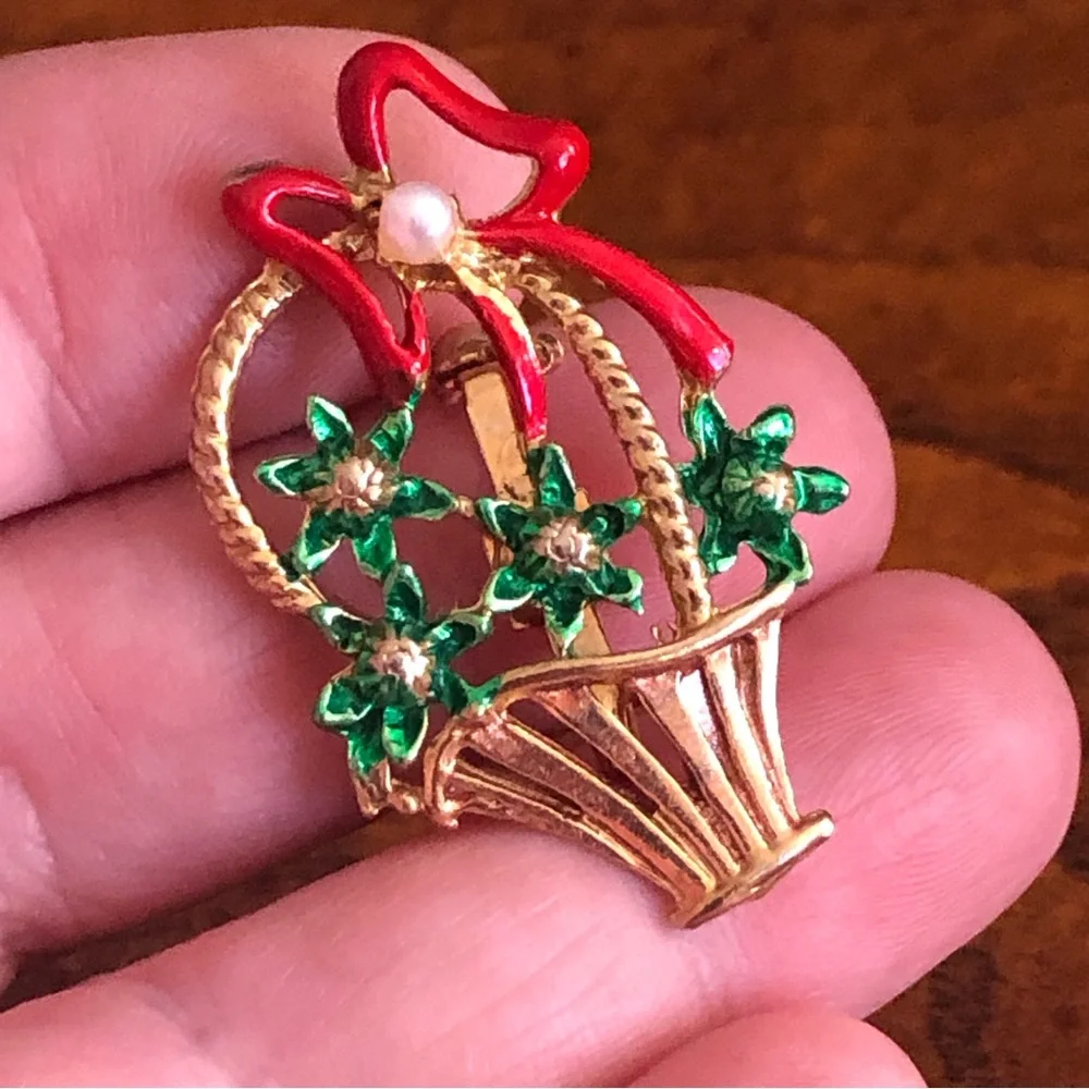 Vintage Christmas floral basket enamel brooch